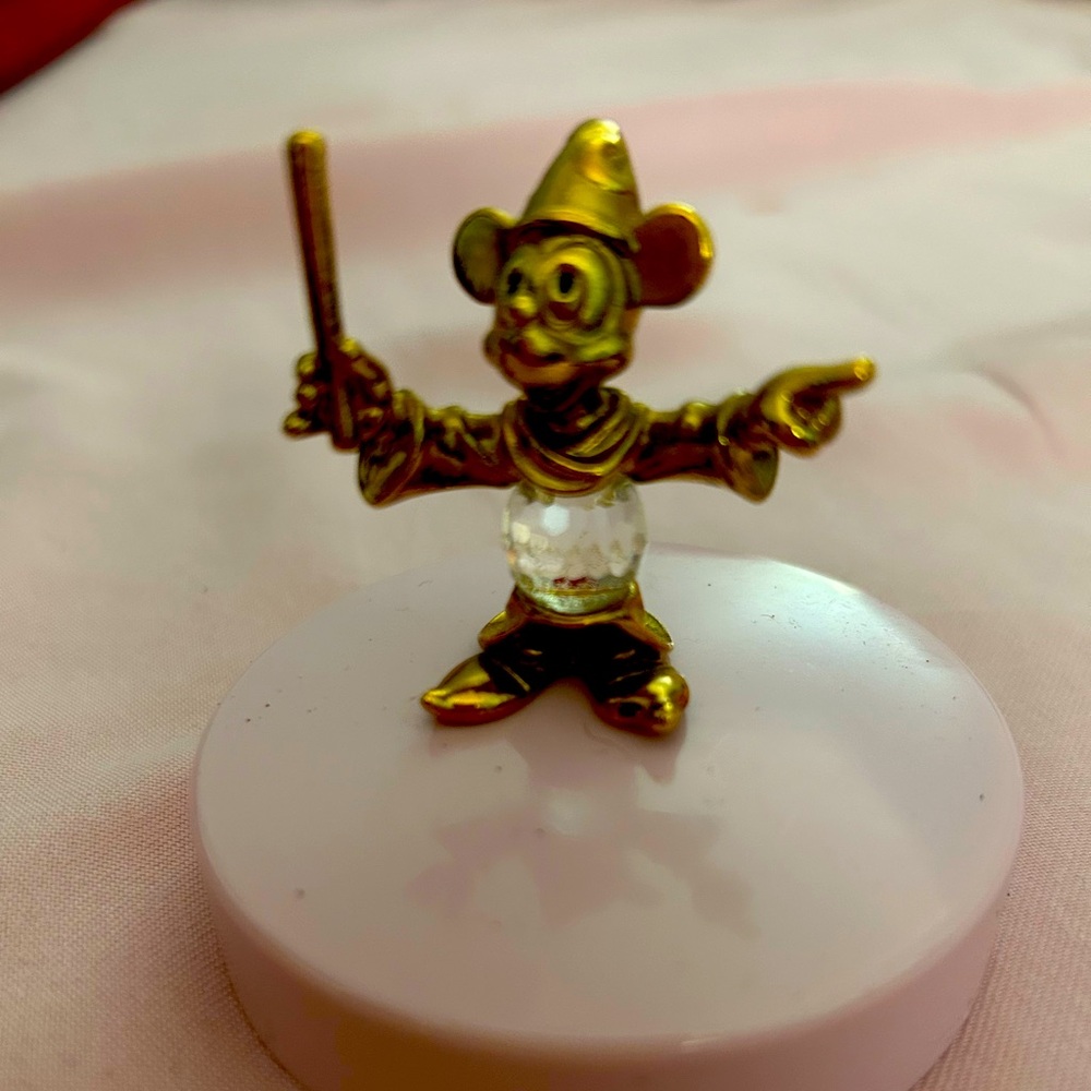 Rare Collector Item 24k gold plated and lead crystal “Mickey Mouse” figurine.